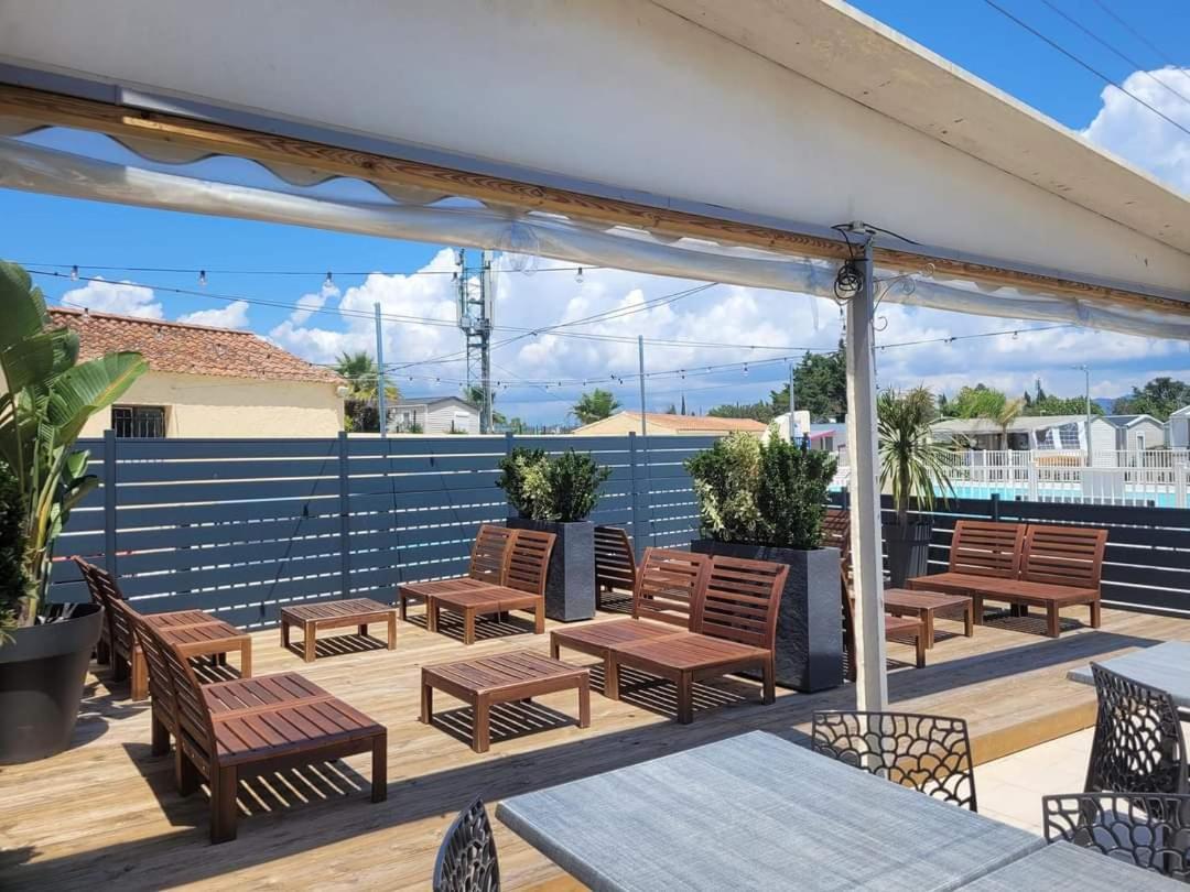 Vacances Familiales Dans Camping Avec Piscine Fréjus 外观 照片