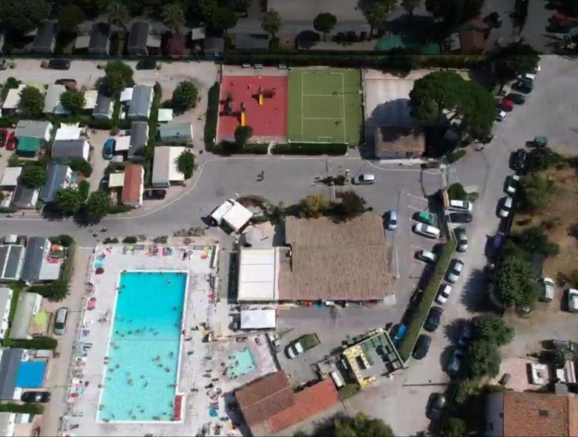Vacances Familiales Dans Camping Avec Piscine Fréjus 外观 照片