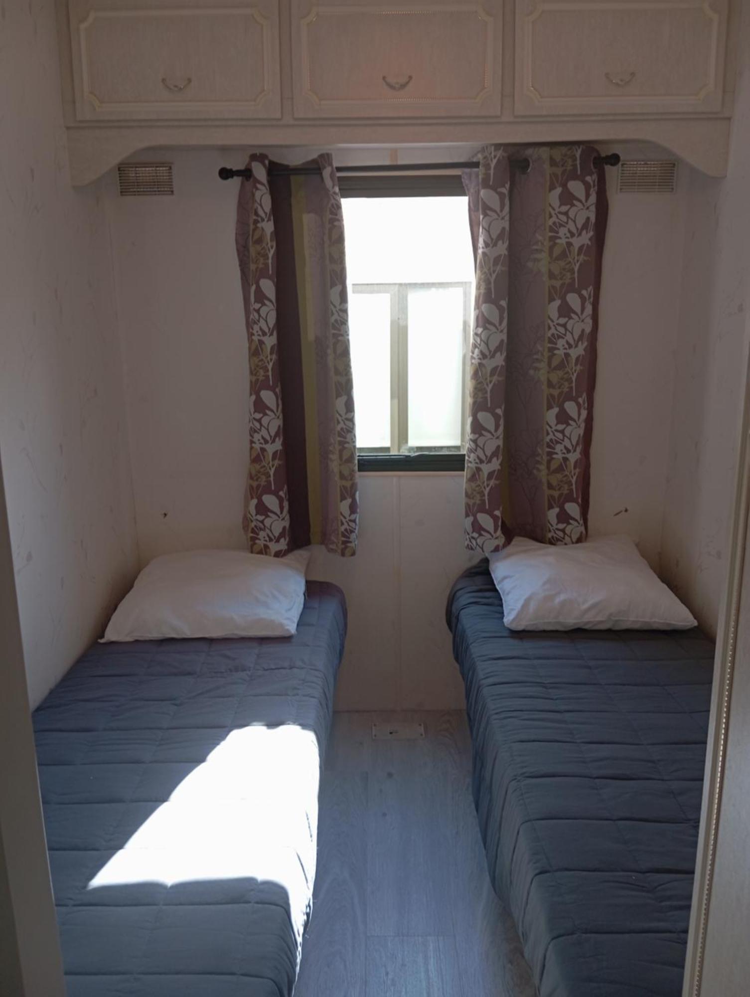 Vacances Familiales Dans Camping Avec Piscine Fréjus 客房 照片